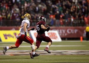 华体会网址-加拿大队在赛制中的表现：如何调整战术应对不同对手，加拿大队与中国队